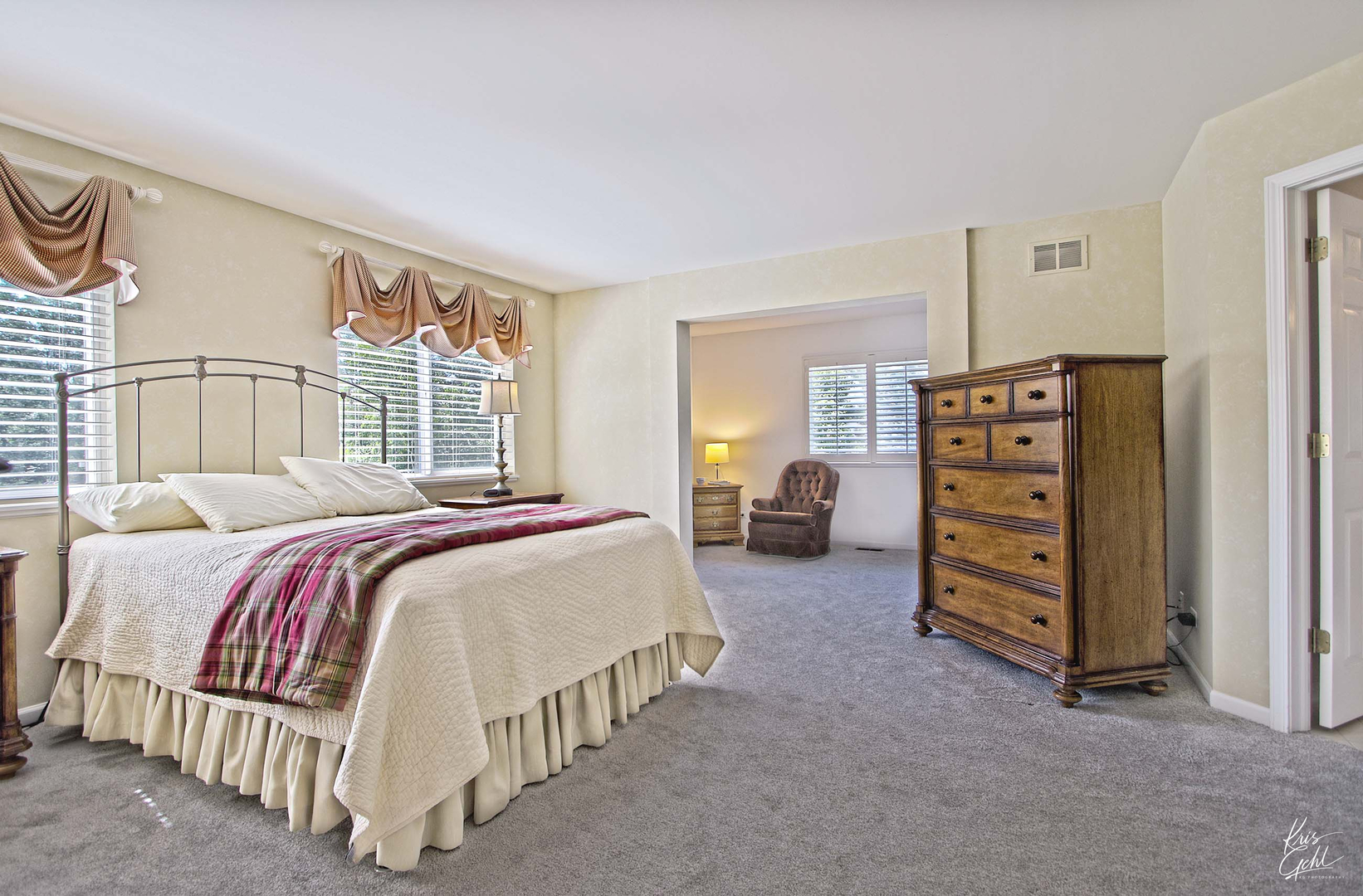 515 Capital Lane Gurnee, IL 60031 - Photo 16 of 32 a bedroom with a bed and a window