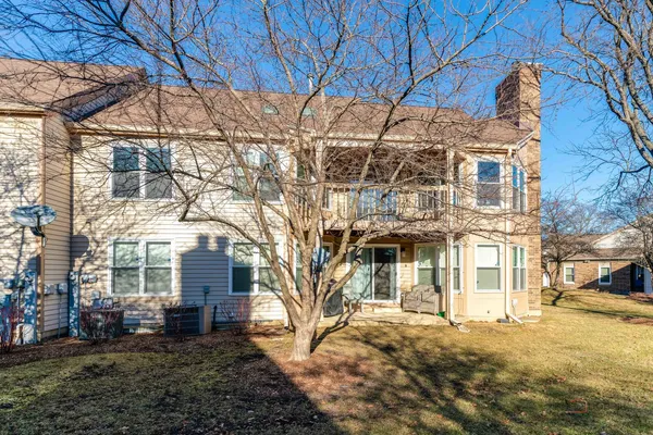 $389,900 | 76 Willow Parkway, Buffalo Grove, IL 60089