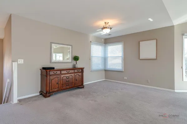 $389,900 | 76 Willow Parkway, Buffalo Grove, IL 60089