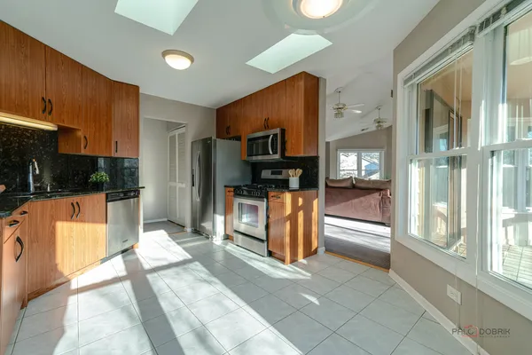 $389,900 | 76 Willow Parkway, Buffalo Grove, IL 60089