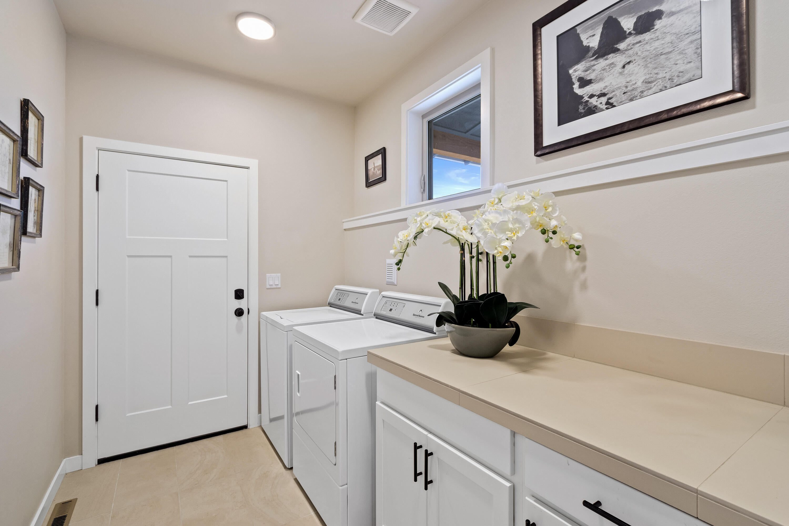 63124 Iner Loop Bend, OR 97701 - Photo 22 of 31 DSC08558