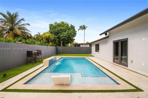 $998,000 | 19494 Northwest 61st Avenue, Hialeah, FL 33015