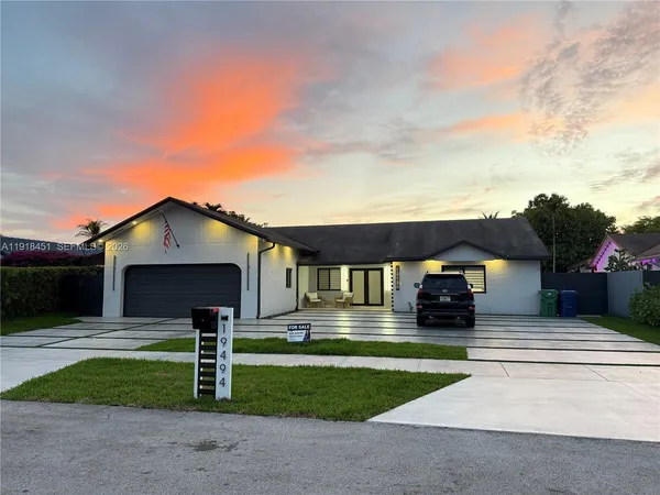 $998,000 | 19494 Northwest 61st Avenue, Hialeah, FL 33015