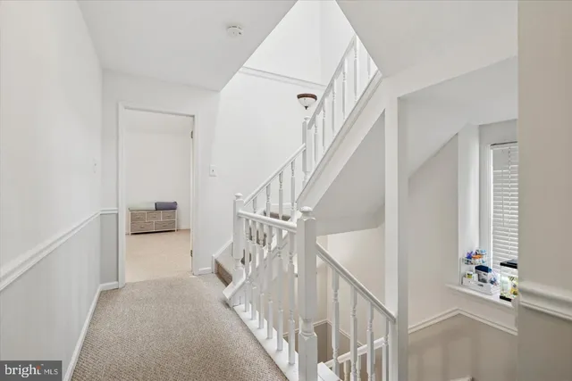 a view of entryway with livingroom