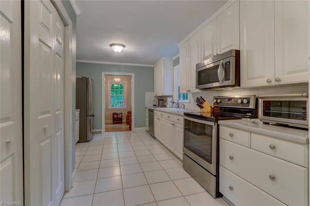1907 Independence Road Greensboro, NC 27408 - Photo 10 of 30 Gallery Image 10