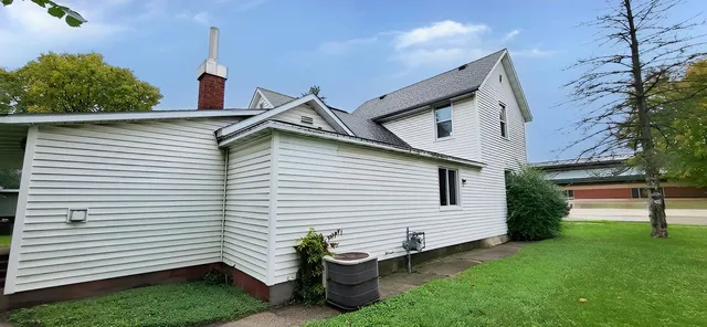 $229,900 | 407 West Oak Street, Sparta, WI 54656