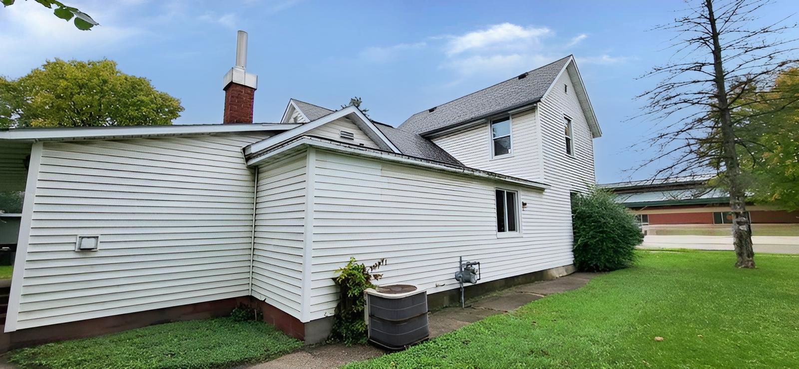 407 West Oak Street Sparta, WI 54656 - Photo 5 of 24
