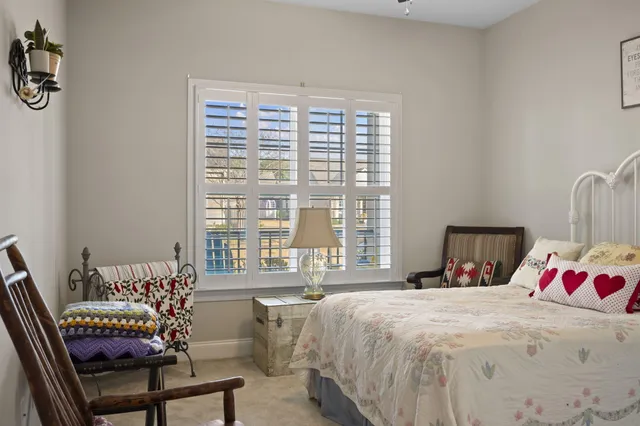 $389,999 | 301 Blakely Village Lane, Summerville, SC 29486