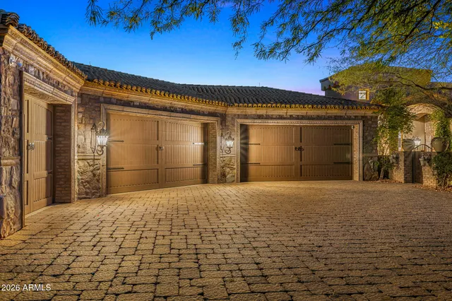 $5,695,000 | 42820 North Fleming Springs Road, Cave Creek, AZ 85331