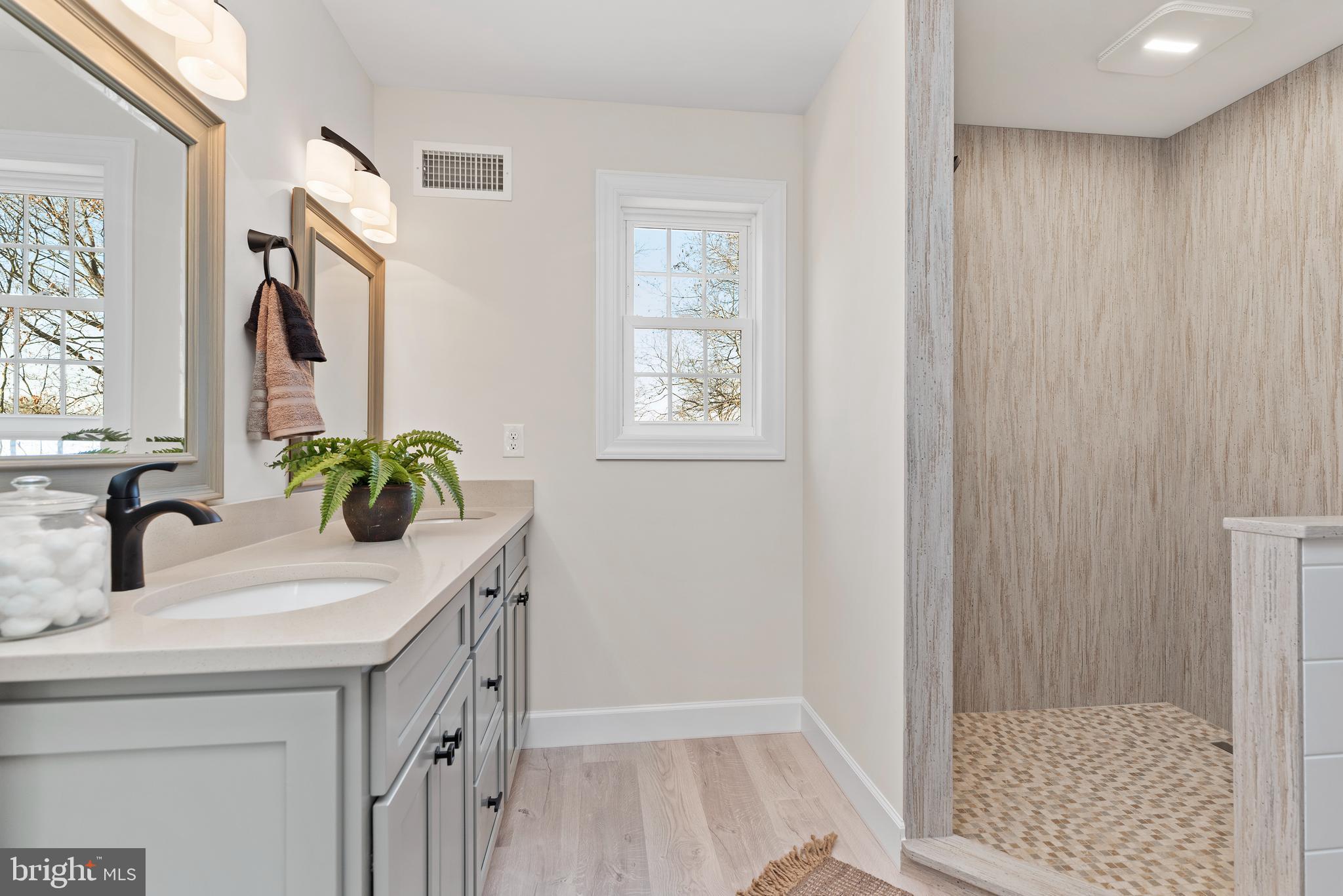 423 Meeting House Spring Road Carlisle, PA 17013 - Photo 42 of 68 Luxurious en suite
