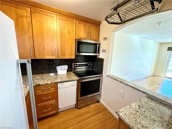$1,600 | 225 Turtle Lake Court, Unit 306, Naples, FL 34105