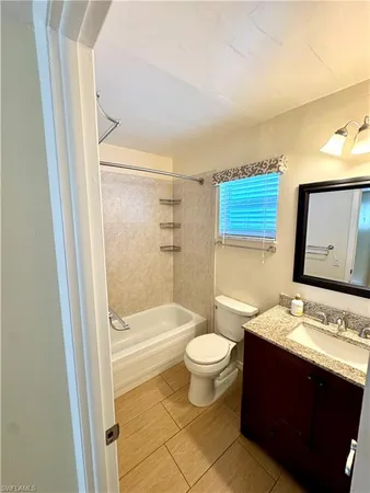 $1,600 | 225 Turtle Lake Court, Unit 306, Naples, FL 34105