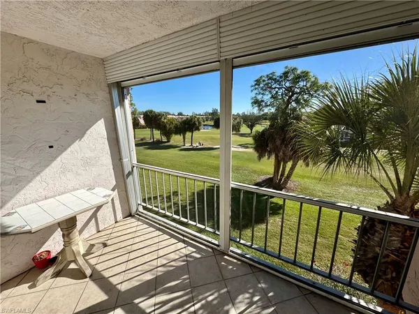 $1,600 | 225 Turtle Lake Court, Unit 306, Naples, FL 34105