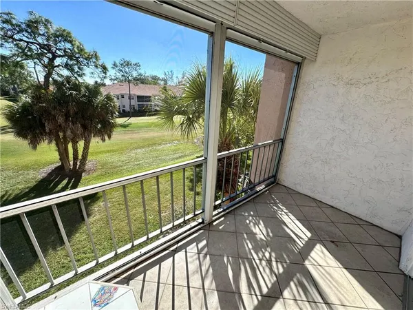 $1,600 | 225 Turtle Lake Court, Unit 306, Naples, FL 34105