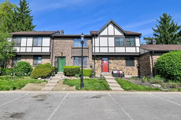 $174,900 | 465 Vancouver Court, Unit 3, Cincinnati, OH 45244