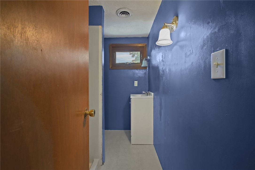 243 Rice Street Pawtucket, RI 02861 - Photo 20 of 41 Gallery Image 20