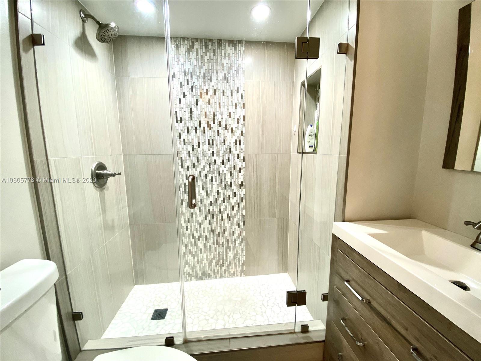 8305 Fairway Road Sunrise, FL 33351 - Photo 12 of 28 Gallery Image 12