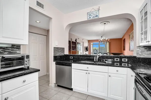 $235,000 | 7635 Southampton Terrace, Unit 214, Tamarac, FL 33321