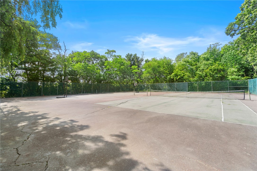 752 Quaker Lane, Unit B108 Warwick, RI 02818 - Photo 4 of 32