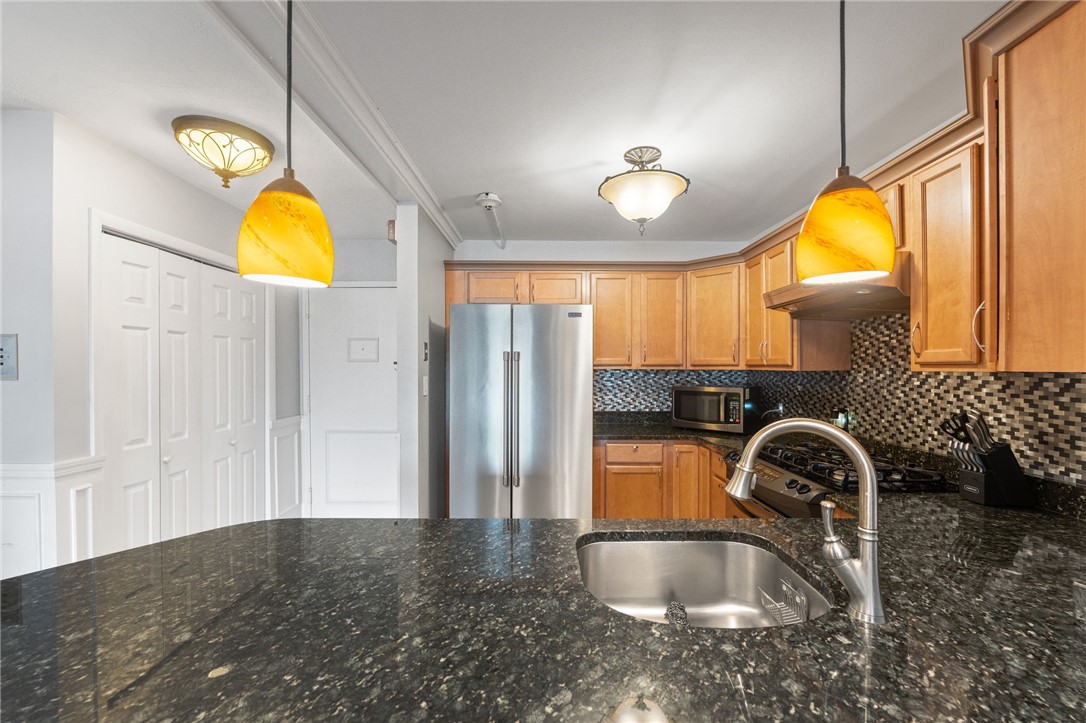 752 Quaker Lane, Unit B108 Warwick, RI 02818 - Photo 8 of 32