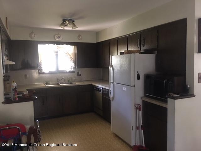 3 Thropp Road Forked River, NJ 08731 - Photo 14 of 28 Kitchen