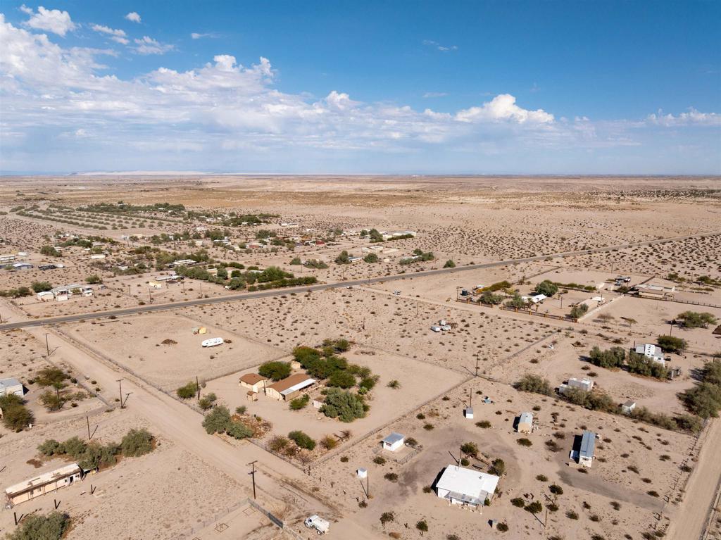 O Ocotilla Road El Centro, CA 92243 - Photo 13 of 20 a view of city and ocean