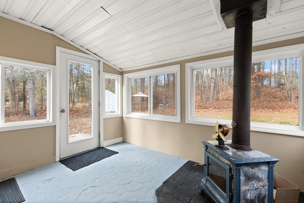 319 Pleasant Street Dunstable, MA 01827 - Photo 32 of 36 a workspace with furniture and window