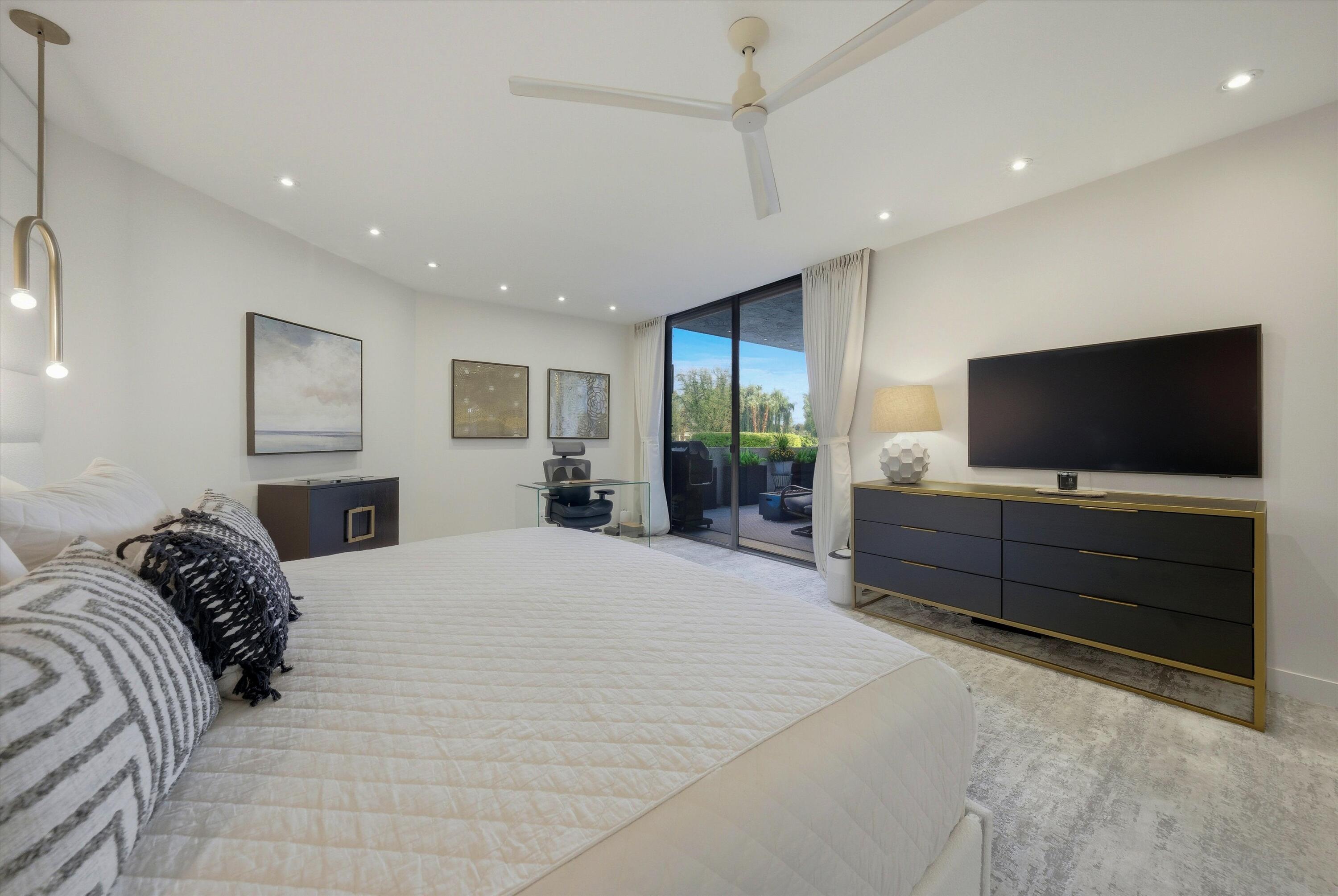 910 Island Drive, Unit 110 Rancho Mirage, CA 92270 - Photo 20 of 30 25-103903854