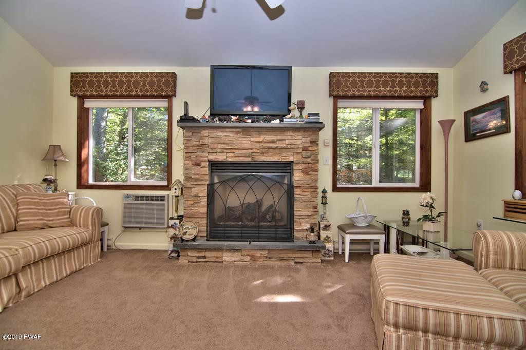 37 Rockway Road Lake Ariel, PA 18436 - Photo 4 of 51 Family Room