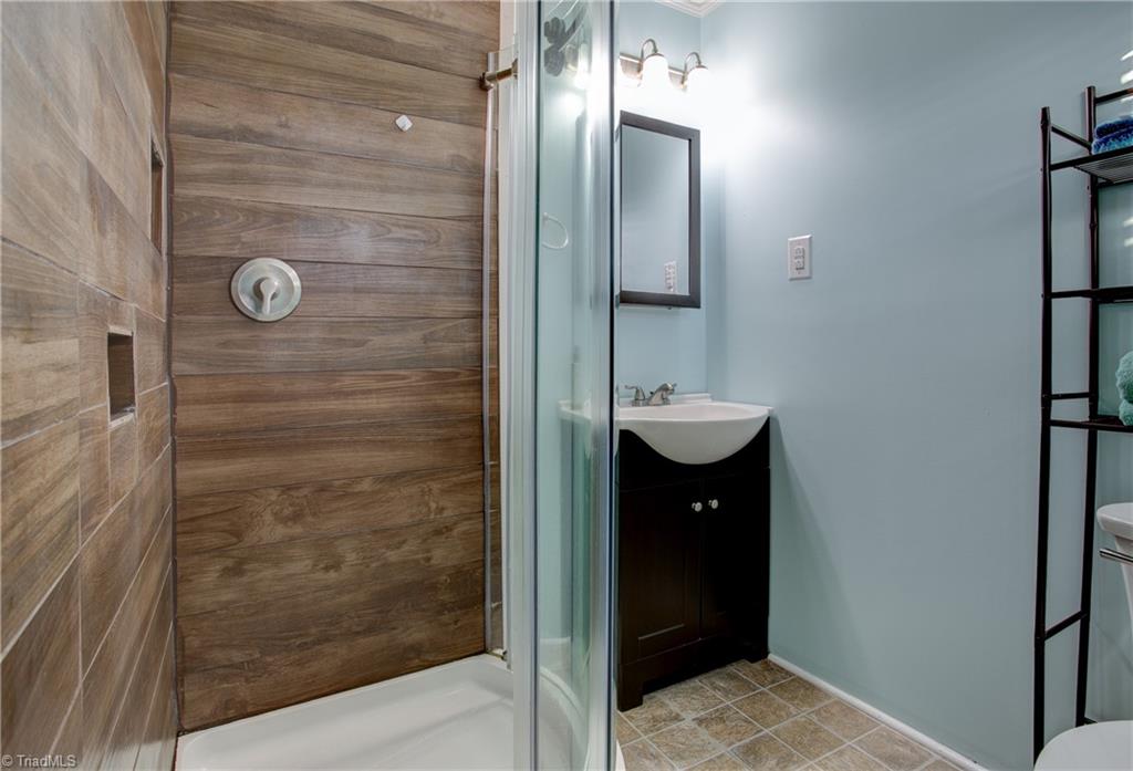 429 Lake Leonard Road Lexington, NC 27295 - Photo 13 of 28 Gallery Image 13
