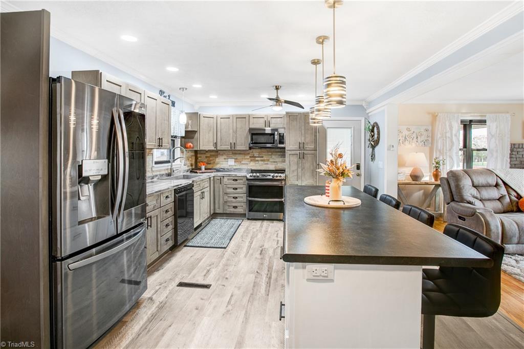 429 Lake Leonard Road Lexington, NC 27295 - Photo 7 of 28 Gallery Image 7