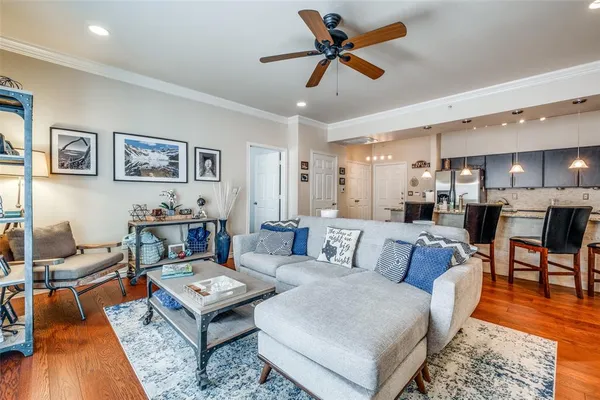 $1,900 | 3102 Kings Road, Unit 3103, Dallas, TX 75219