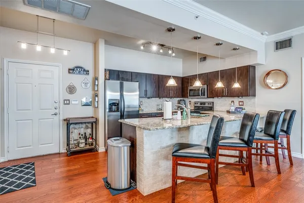 $1,900 | 3102 Kings Road, Unit 3103, Dallas, TX 75219