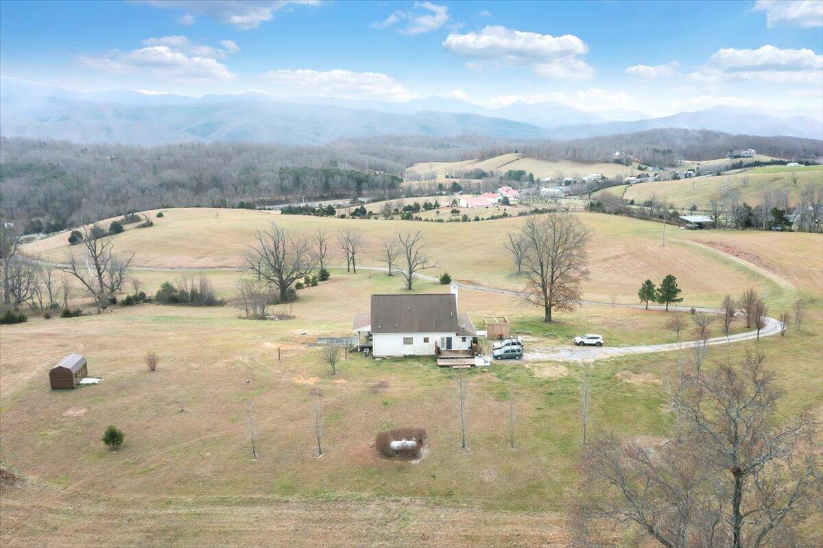 4809 Frontage Road Buchanan, VA 24066 - Photo 5 of 44 07-DJI_0995