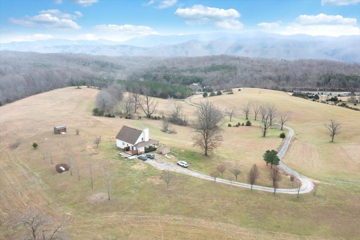 4809 Frontage Road Buchanan, VA 24066 - Photo 6 of 44 08-DJI_0996