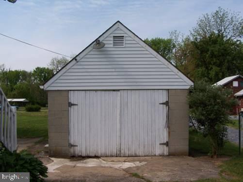 777 Turnpike Road Elizabethtown, PA 17022 - Photo 3 of 5 Gallery Image 3