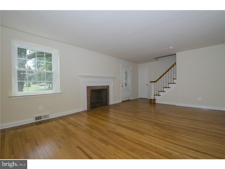 688 Andrew Road Springfield, PA 19064 - Photo 3 of 23