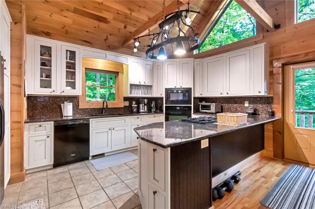 1625 Staghorn Road Purlear, NC 28665 - Photo 10 of 50