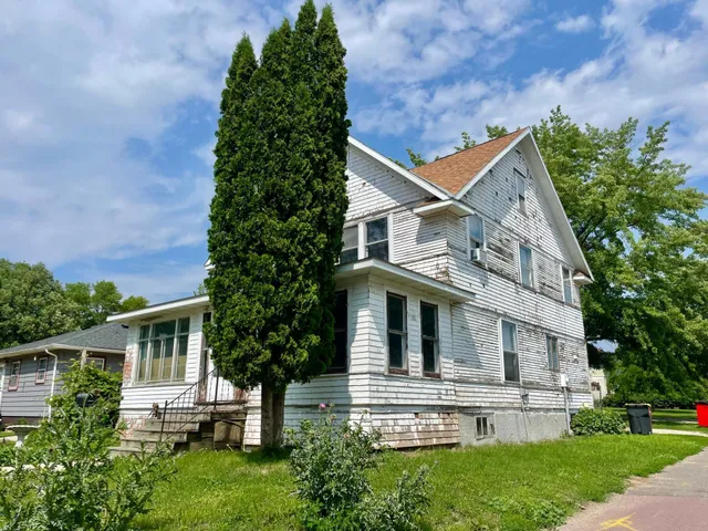 $179,500 | 407 South Minnesota Street, Redwood Falls, MN 56283