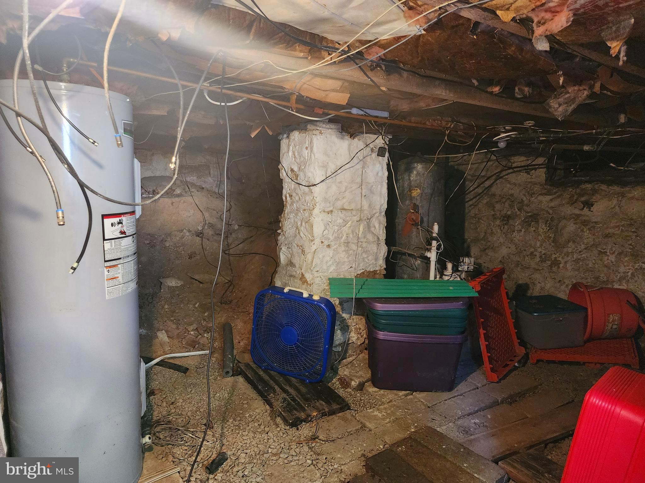 14403 Ellerslie Road Ellerslie, MD 21529 - Photo 34 of 34 a bathroom with a sink and mirror