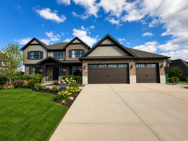 $699,900 | 24035 Bay To Bay Boulevard, Manhattan, IL 60442