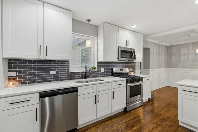 $279,900 | 10111 South Eberhart Avenue, Chicago, IL 60628