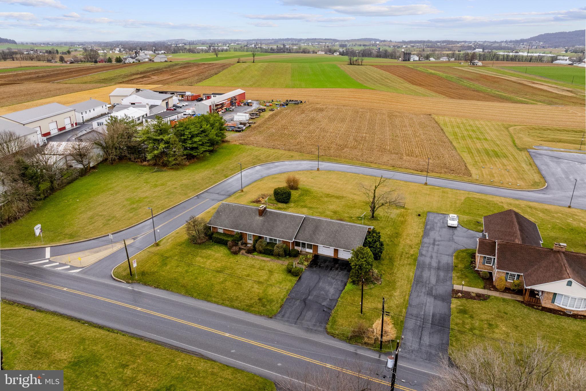 632 East Farmersville Road Ephrata, PA 17522 - Photo 3 of 47