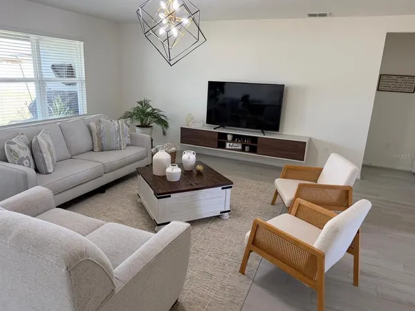 $2,500 | 750 Auburn Grv Court, Auburndale, FL 33823