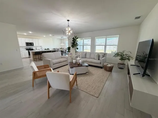 $2,500 | 750 Auburn Grv Court, Auburndale, FL 33823