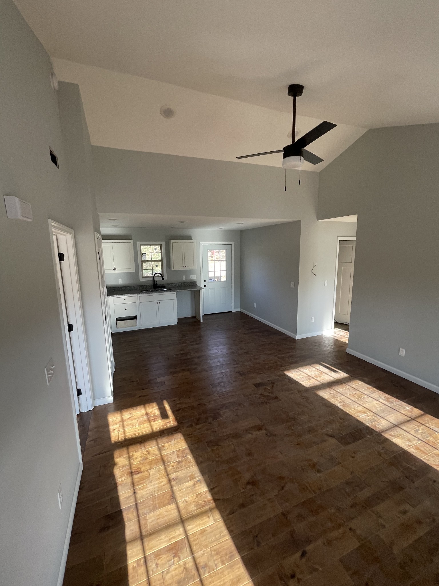 516 Decherd Estill Road Decherd, TN 37324 - Photo 3 of 13 Gallery Image 3