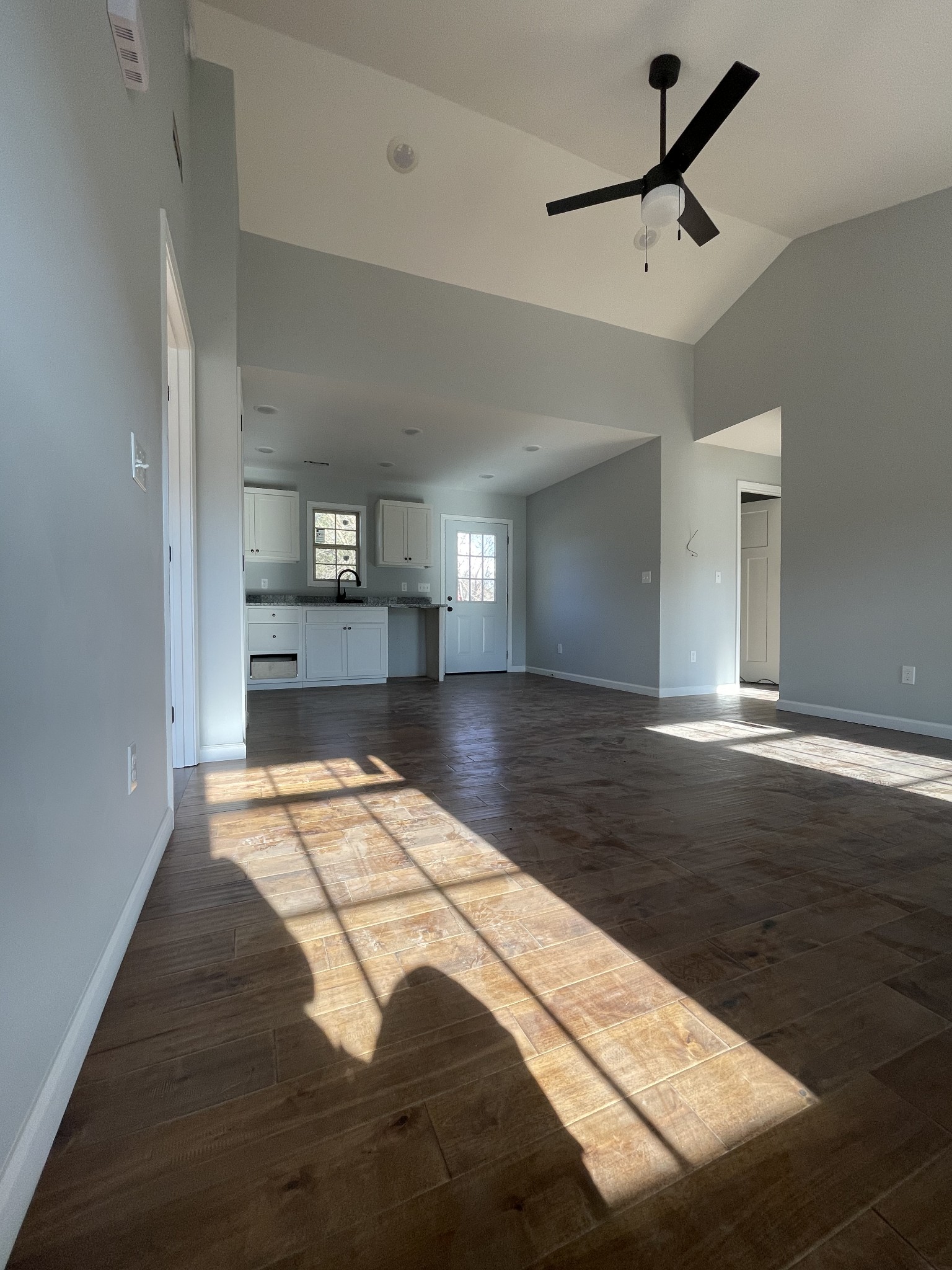 516 Decherd Estill Road Decherd, TN 37324 - Photo 4 of 13 Gallery Image 4