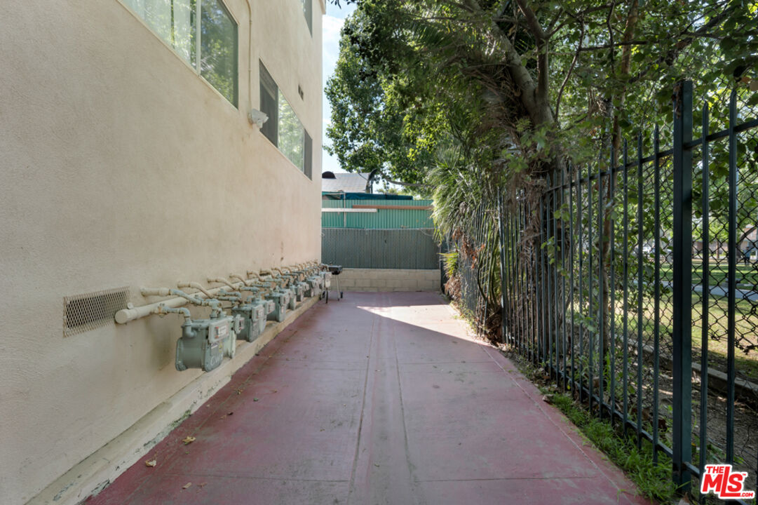 729 Raleigh Street Glendale, CA 91205 - Photo 15 of 15