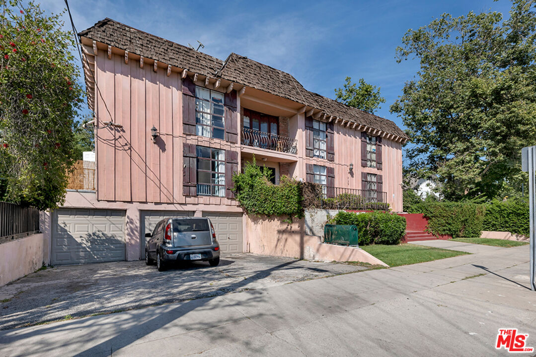 729 Raleigh Street Glendale, CA 91205 - Photo 2 of 15