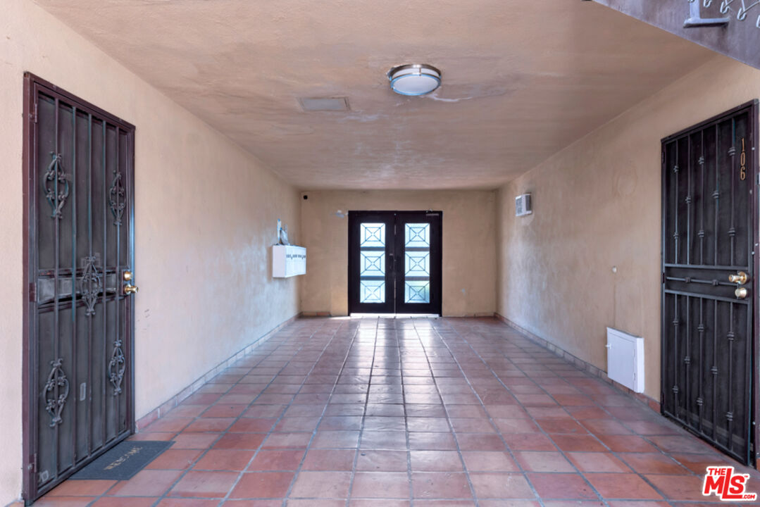 729 Raleigh Street Glendale, CA 91205 - Photo 5 of 15